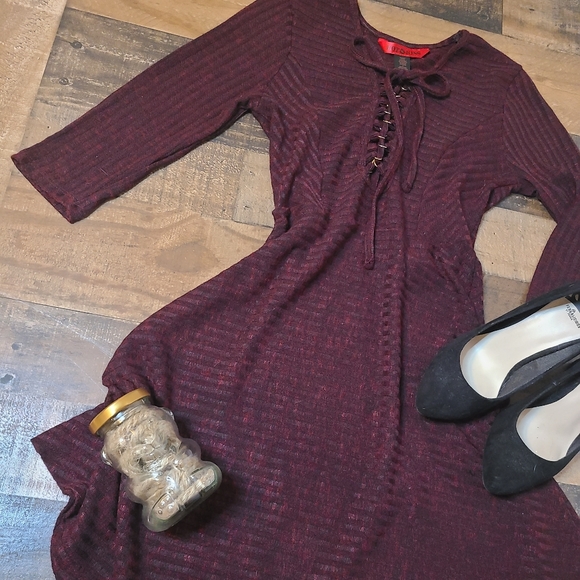 🖤 MIDI DRESS- Junior Sizing - Picture 1 of 5